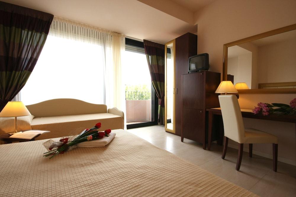 Hotel Metropolitan 벨레지아아지마리나 외부 사진